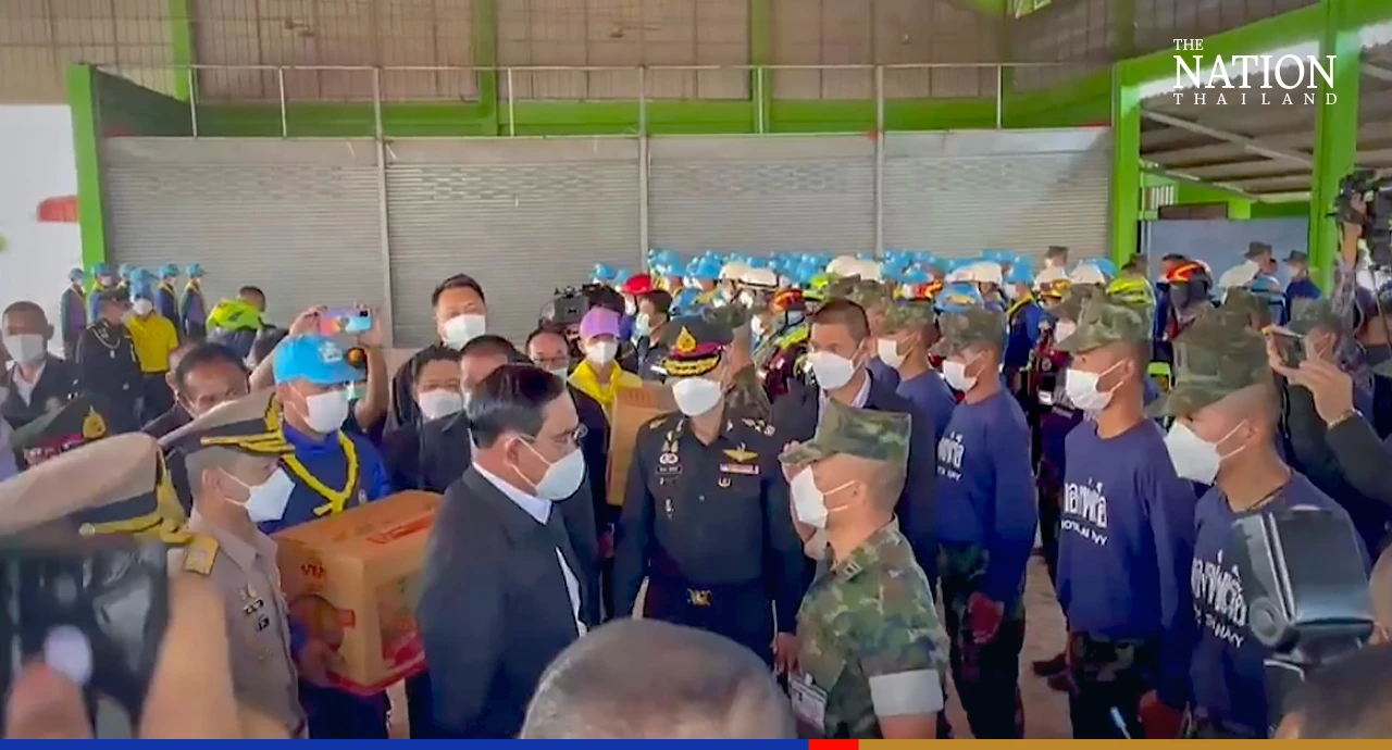 Prayut reminds supporters he is only a minister – not PM