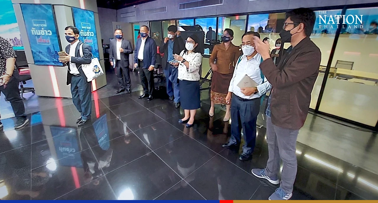 Senior Lao journalists visit Nation Group offices