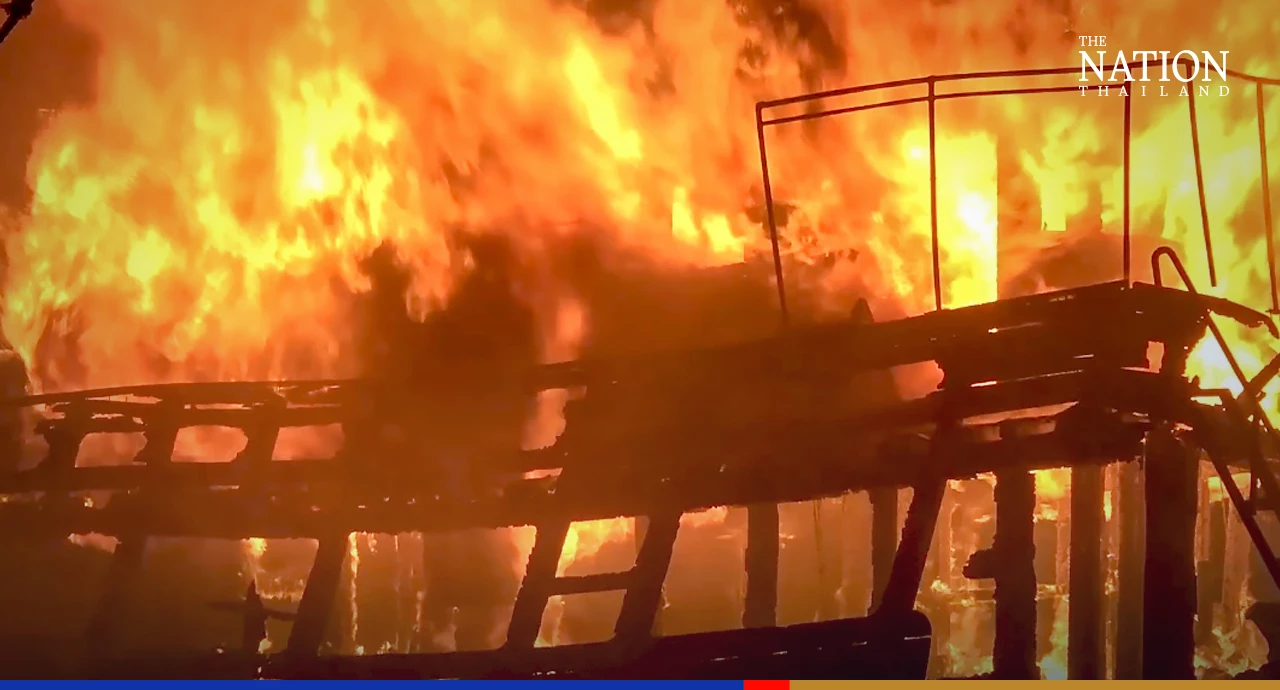 Fishing boat goes up in flames at Songkhla pier