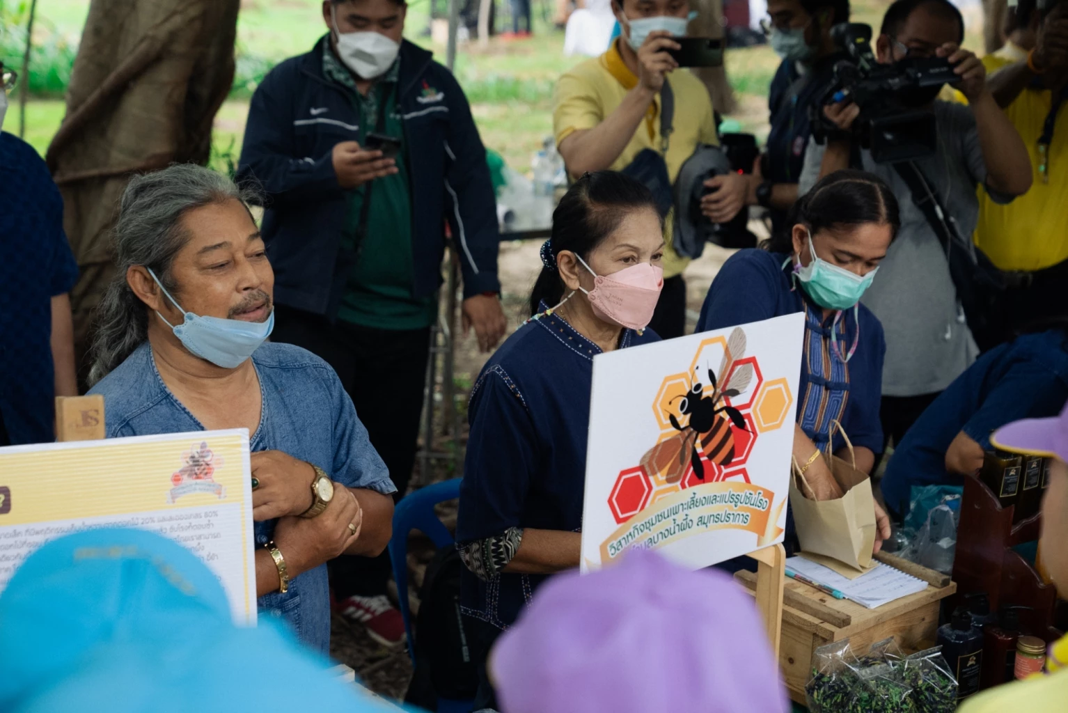 Minister Varawut, volunteers participate in activities to mark the National Annual Tree Care Day