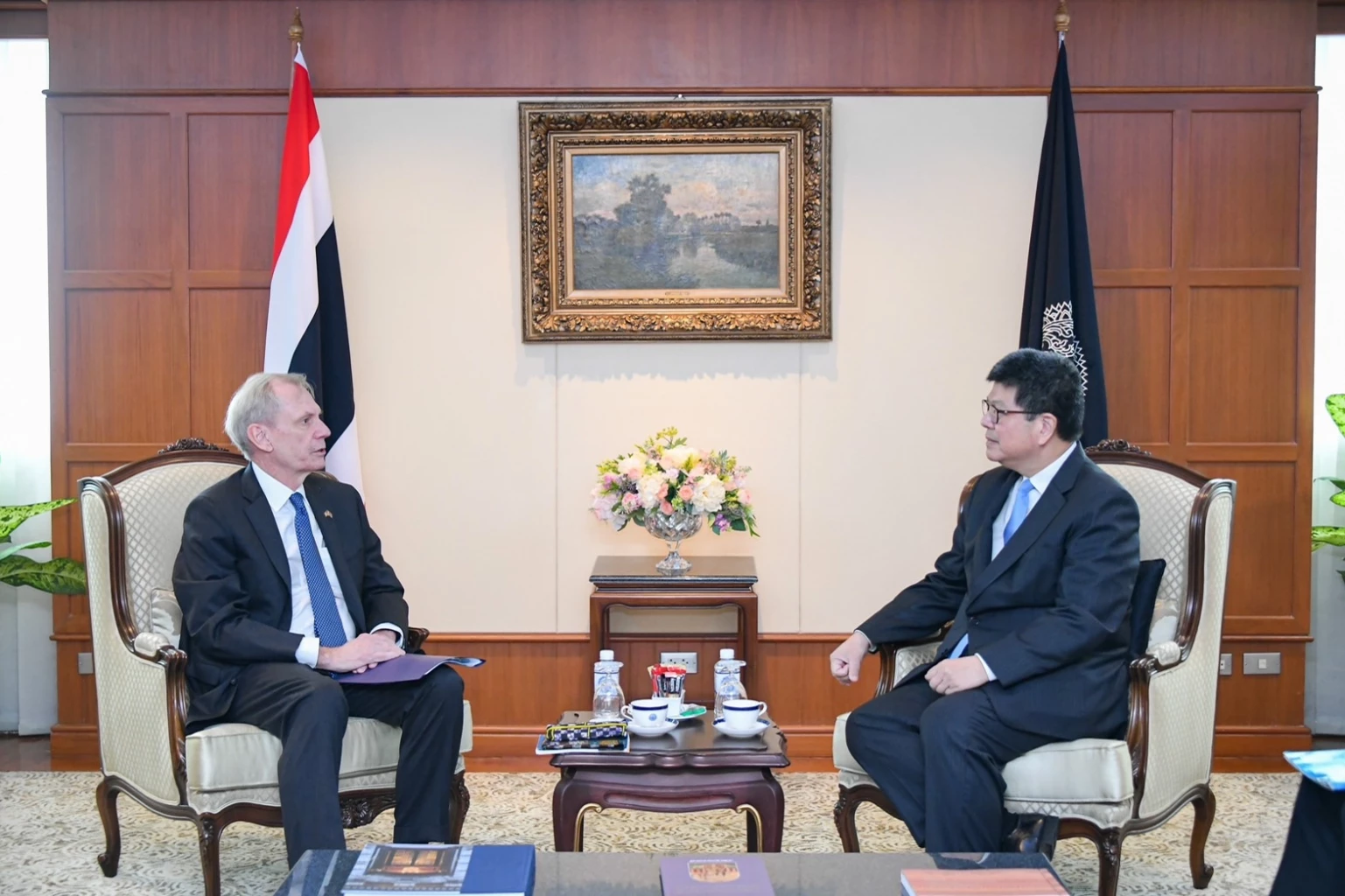 Foreign Affairs Permanent Secretary meets U.S. Ambassador to discuss APEC Summit preparations