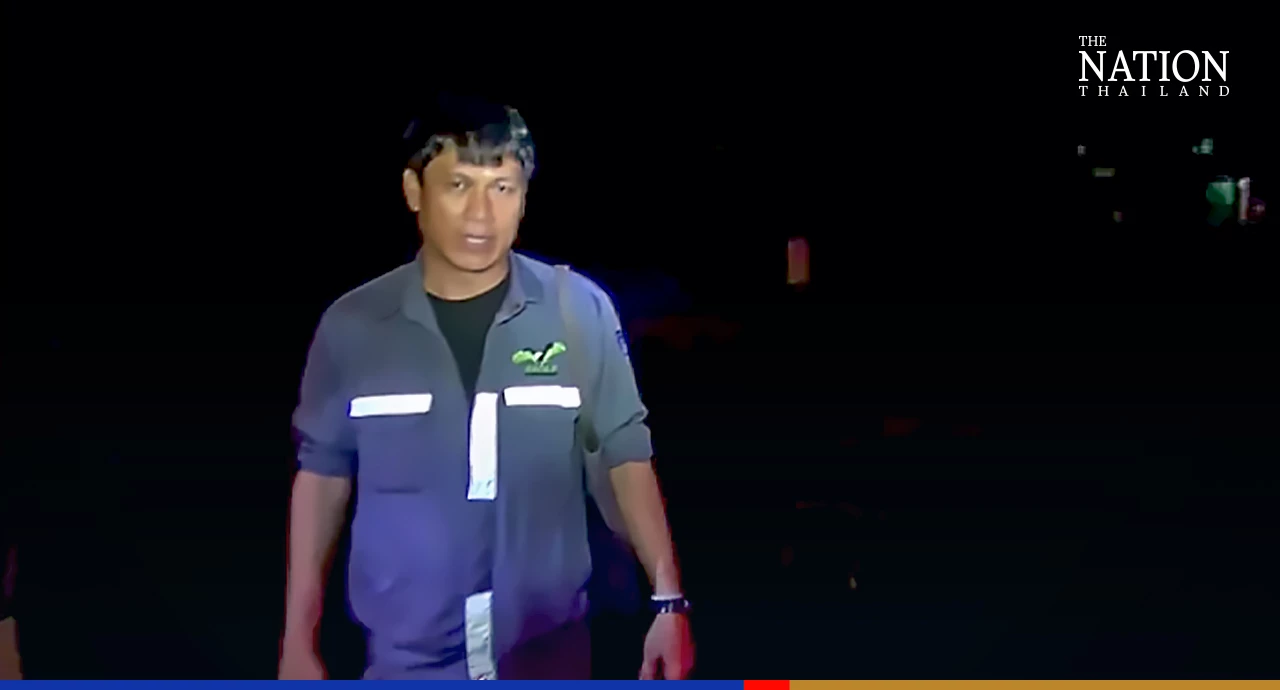 15,000 litre fuel container flips into ditch, sparking explosion fears in Prachinburi