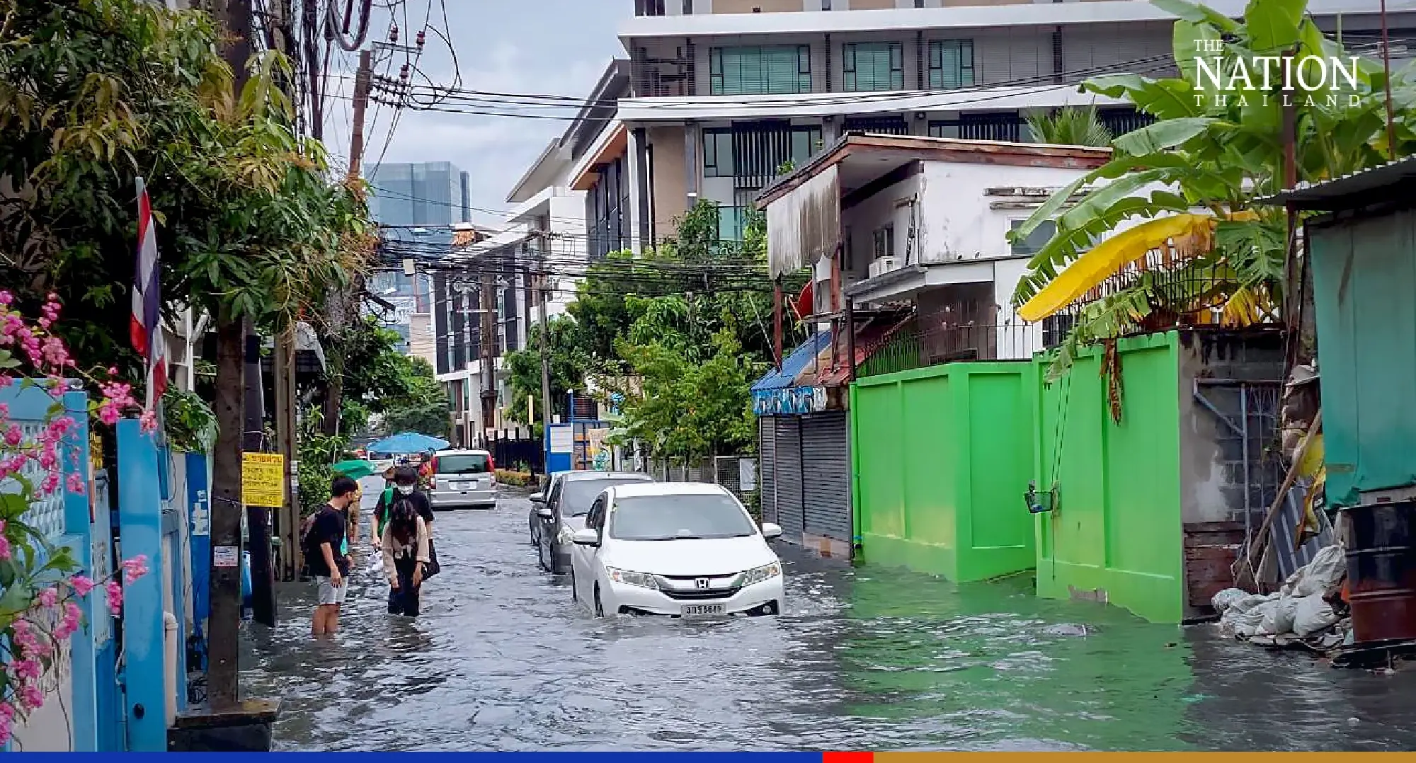 Bangkokians advised to work from home today until Friday as more floods expected