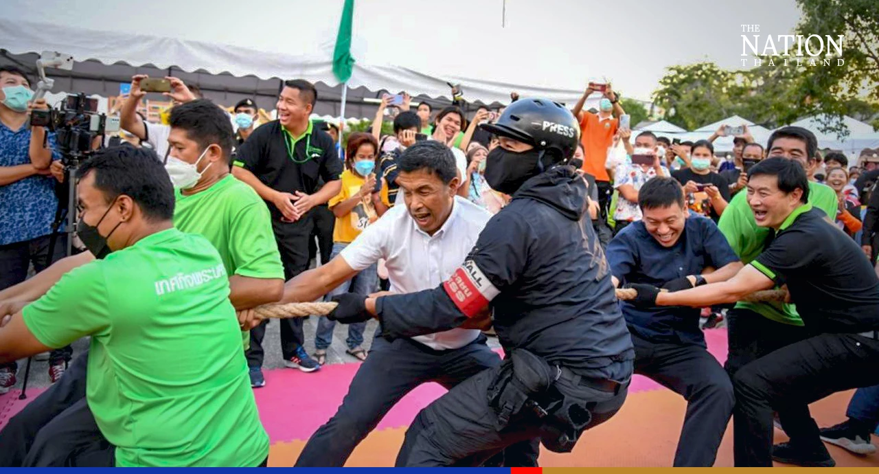 Bangkok’s ‘Hulk’ Chadchart pulls a victory in weekend tug-of-war