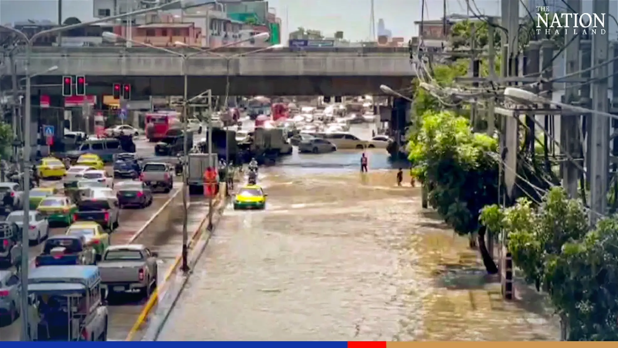 Water runoffs, rising sea tides inundate Bangkok’s satellite provinces
