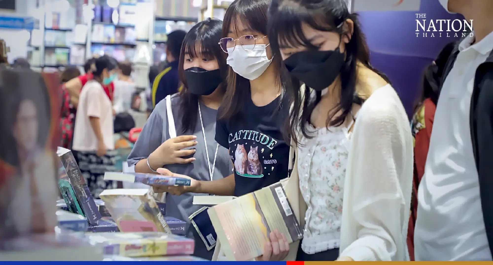 Avid readers queue for hours on first day of book fair