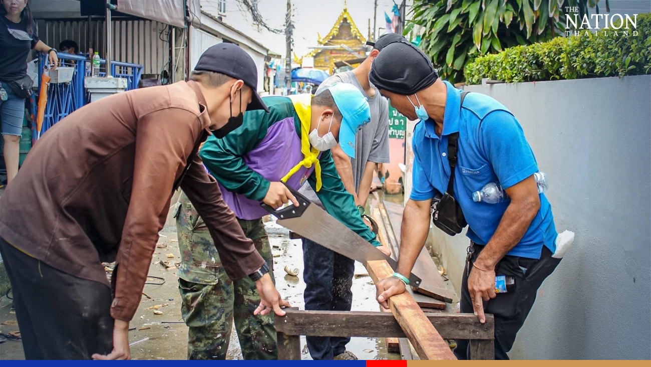 Army deploys troops to defend Bangkok, central provinces against floods