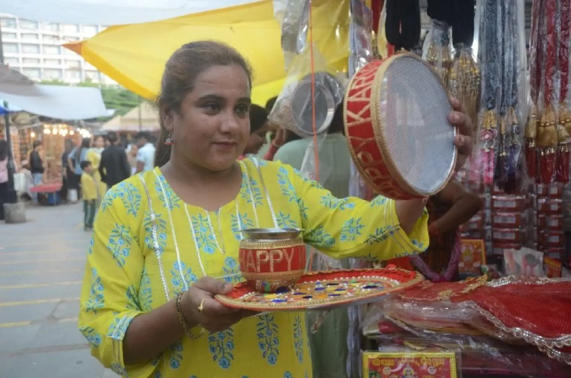 A pictorial glimpse of Hindu women observing Karwa Chauth in New Delhi