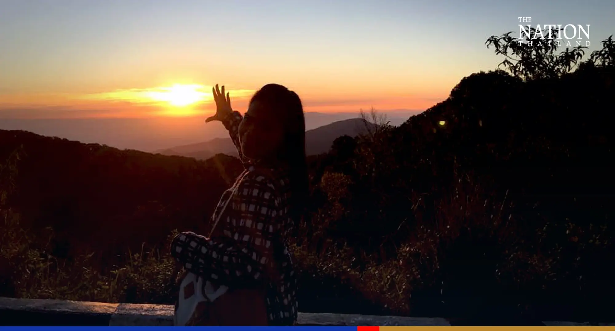 Doi Inthanon sees 10C temperature for 2nd day, thick fog envelopes Loei