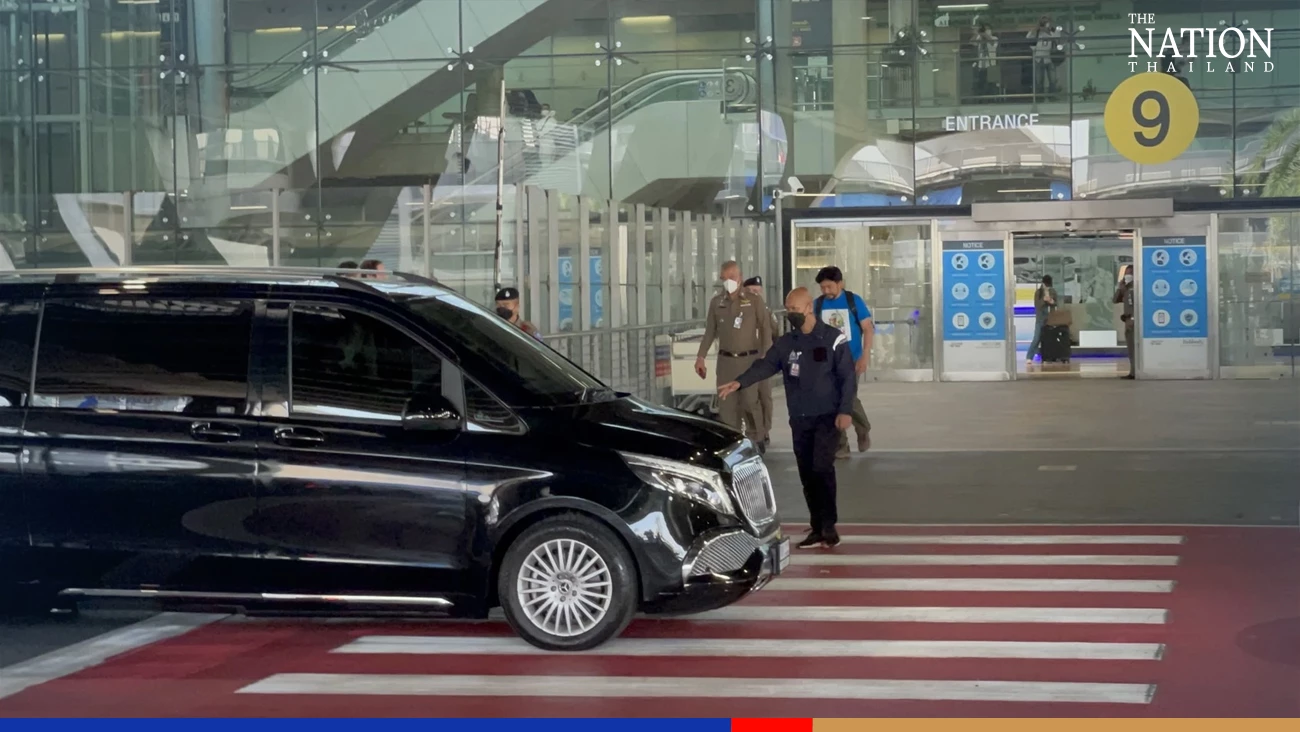 YouTuber doctor lands back in Thailand after Mali kidnapping ordeal