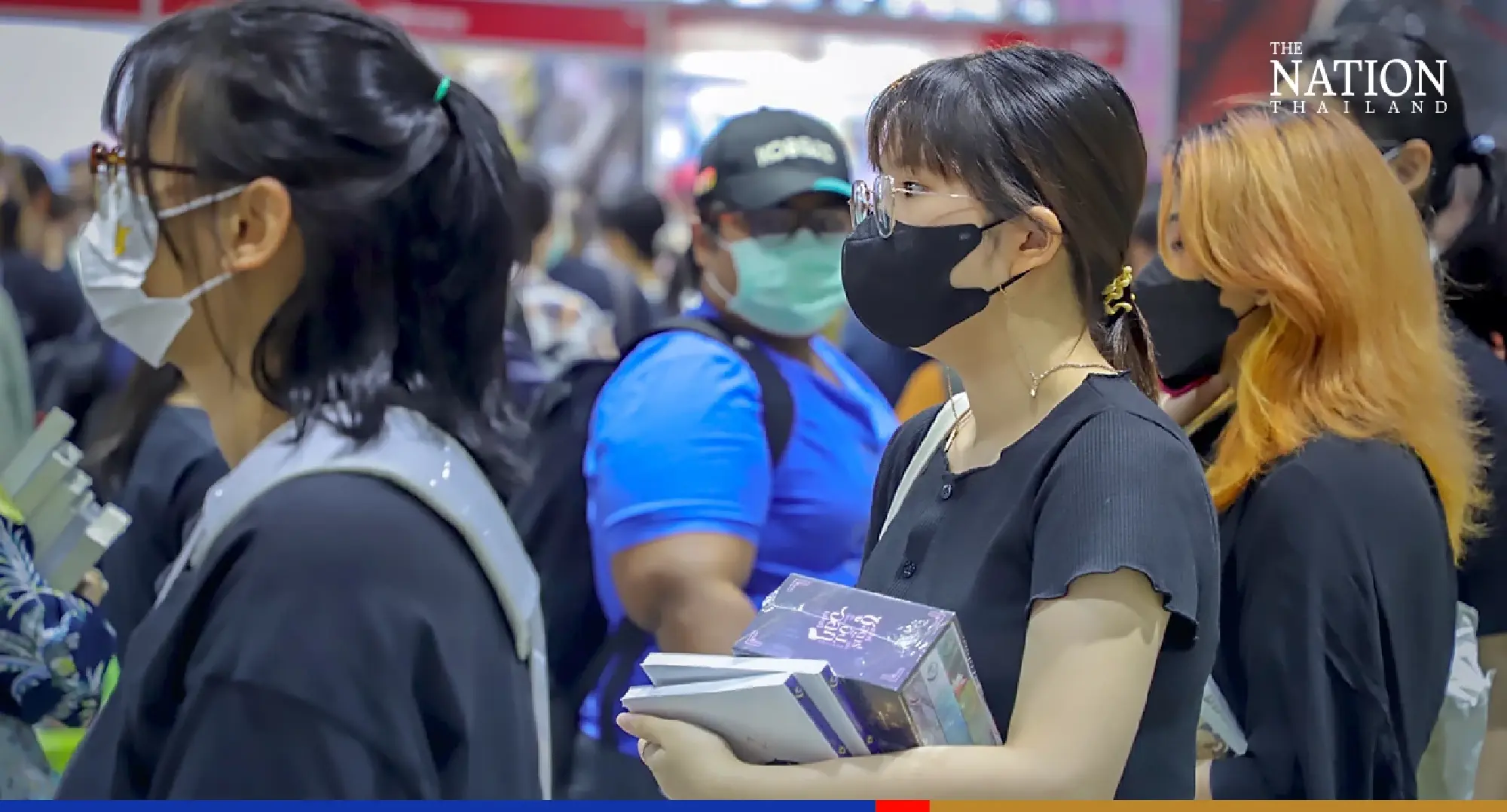 Avid readers queue for hours on first day of book fair