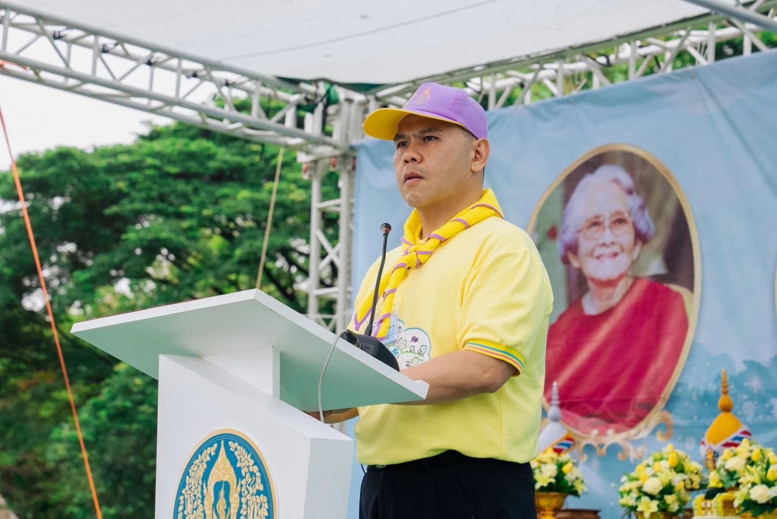 Minister Varawut, volunteers participate in activities to mark the National Annual Tree Care Day