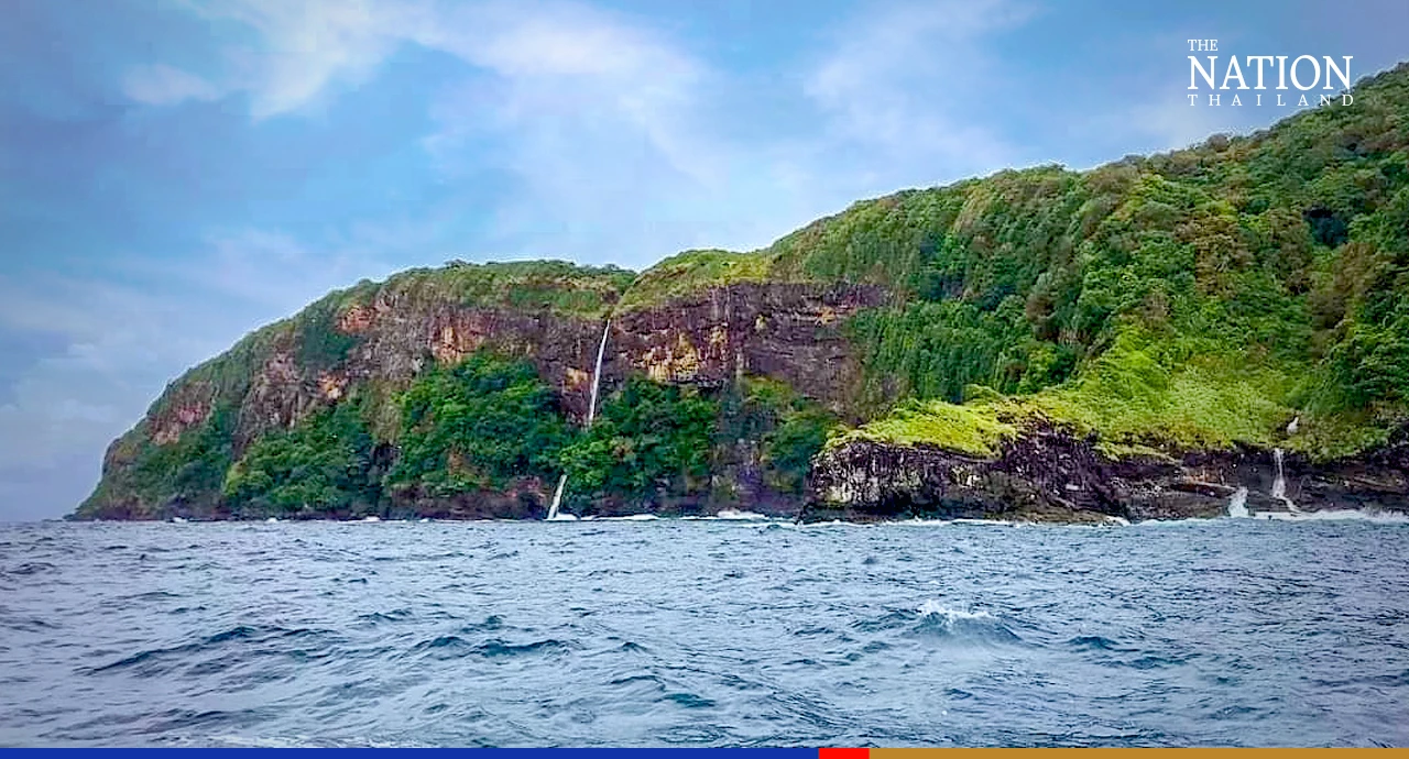 Rare twin waterfalls on Krabi's scenic Koh Rok spring to life, delighting tourists