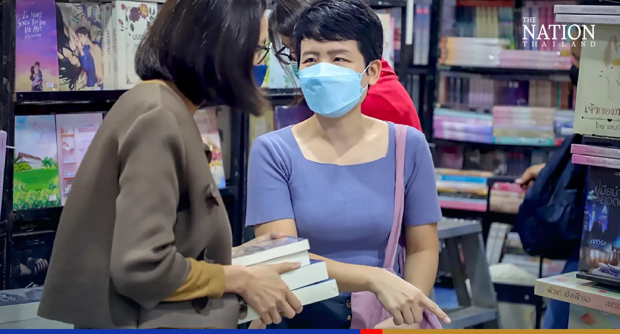 Avid readers queue for hours on first day of book fair