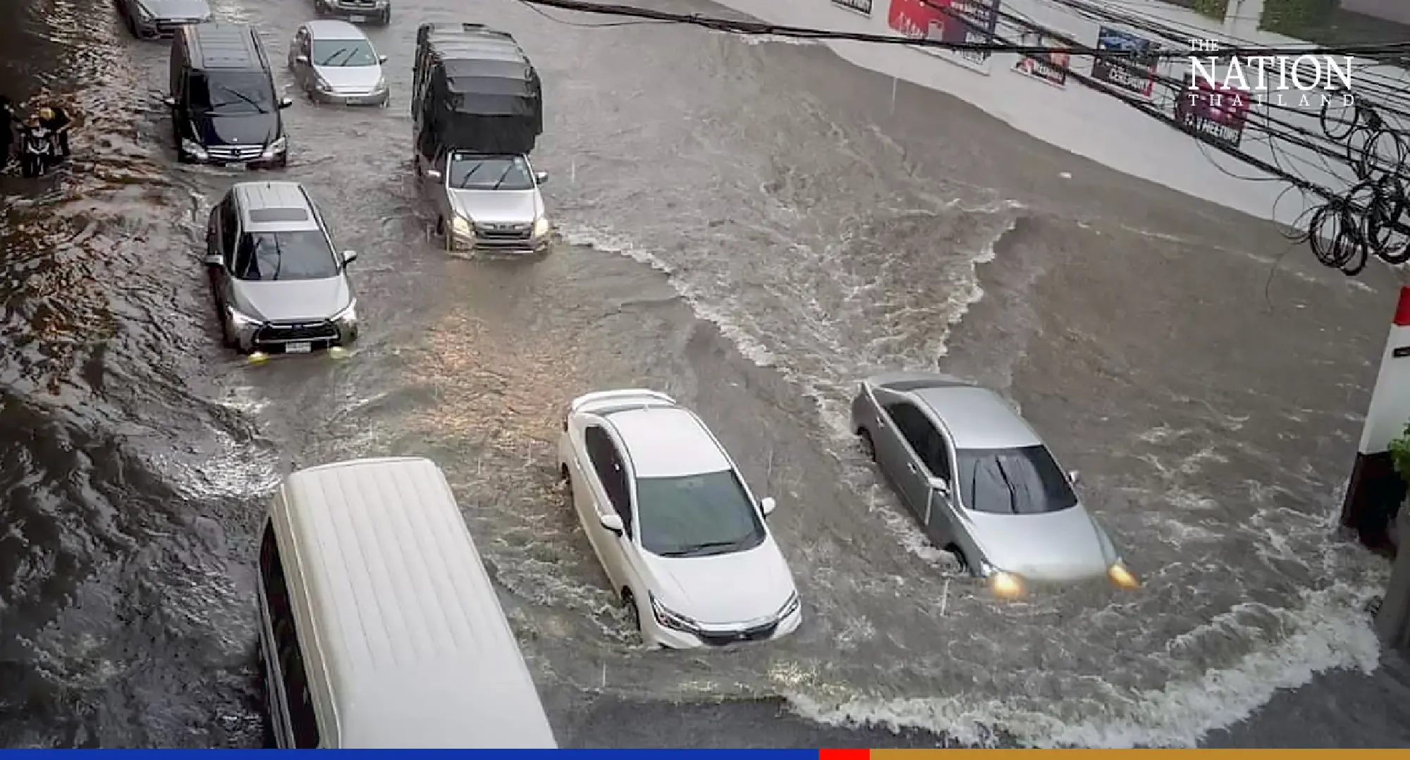 Bangkokians advised to work from home today until Friday as more floods expected