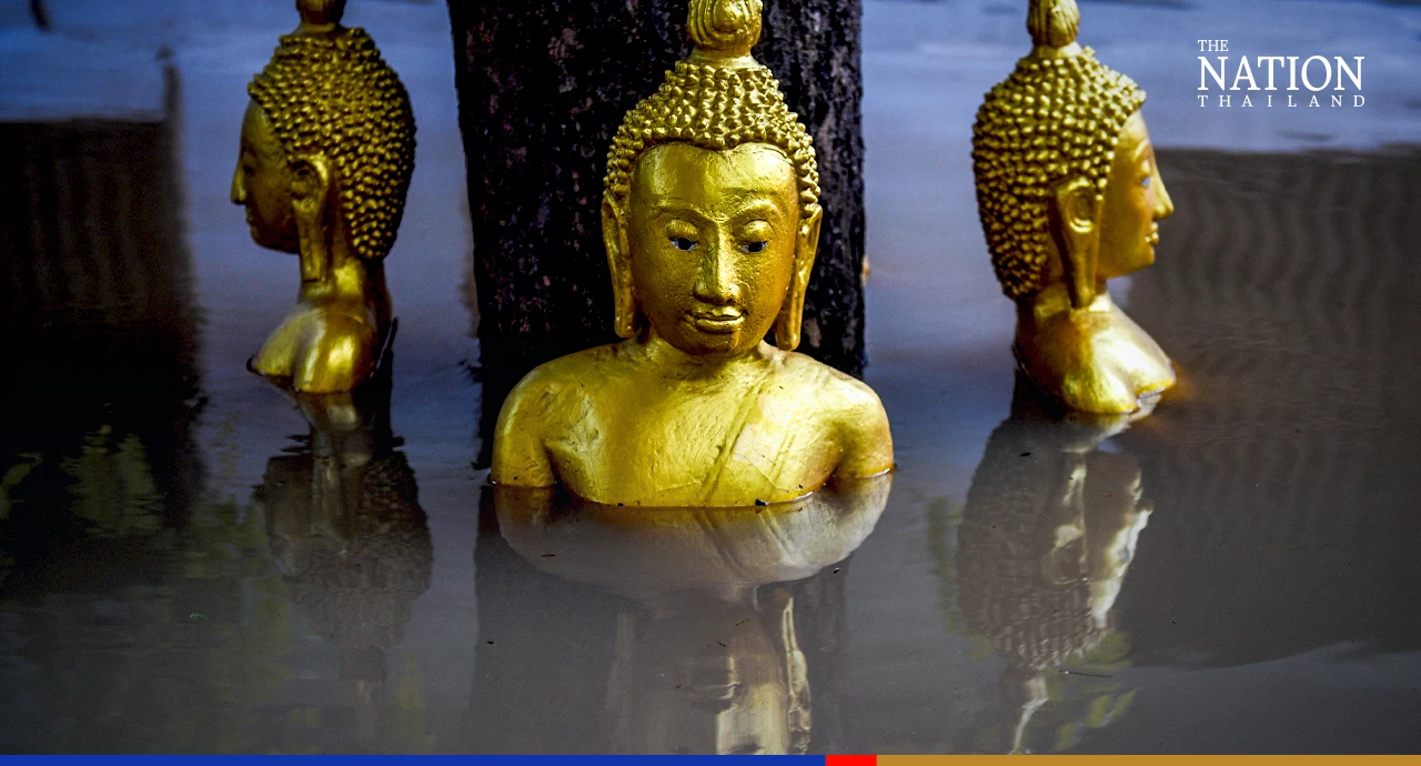 Upstream runoffs, dams discharge keep Ayutthaya and its historical ruins swamped