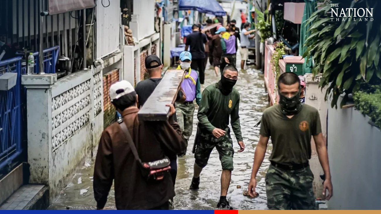Army deploys troops to defend Bangkok, central provinces against floods