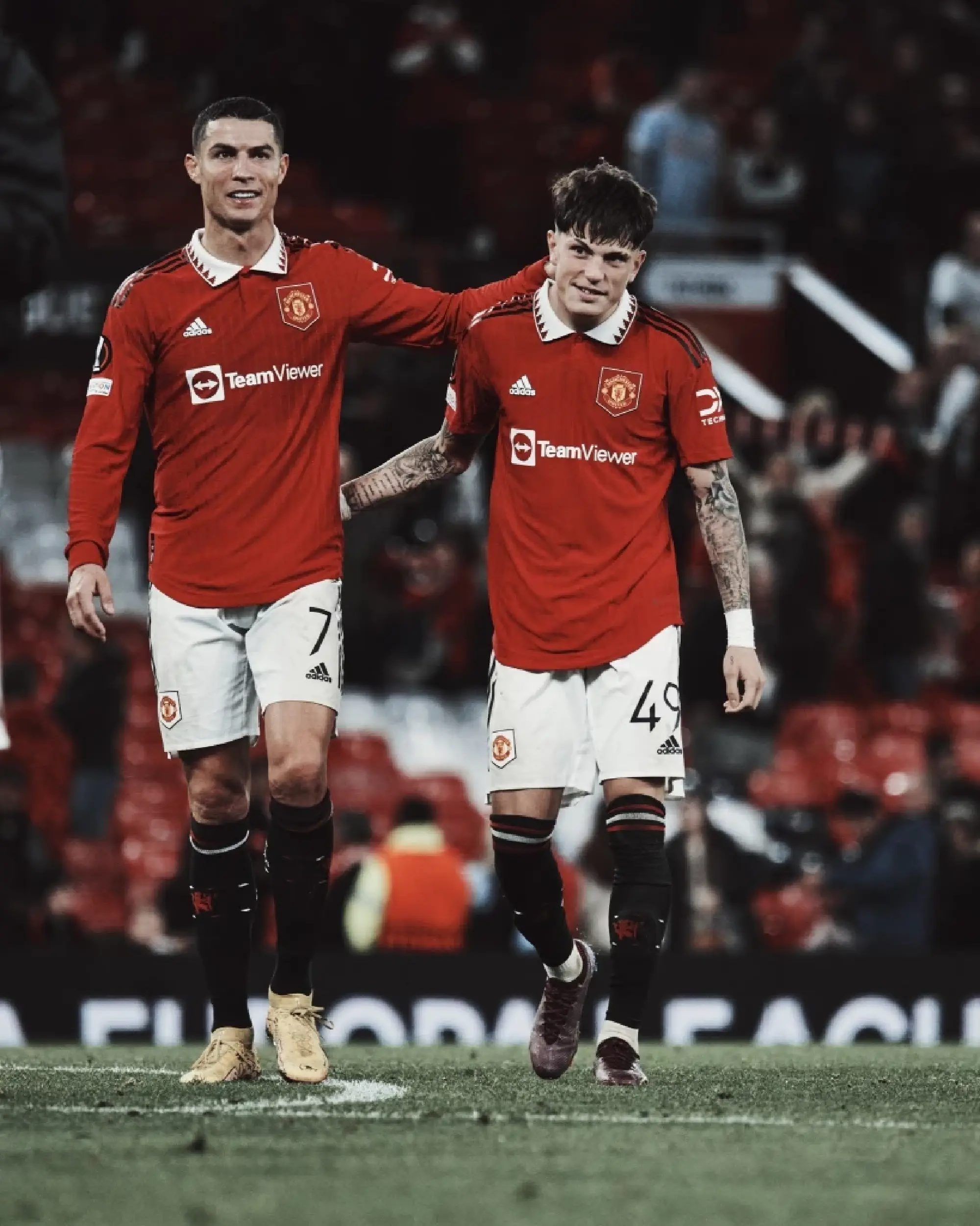  Manchester United's Cristiano Ronaldo and Alejandro Garnacho celebrate after the match