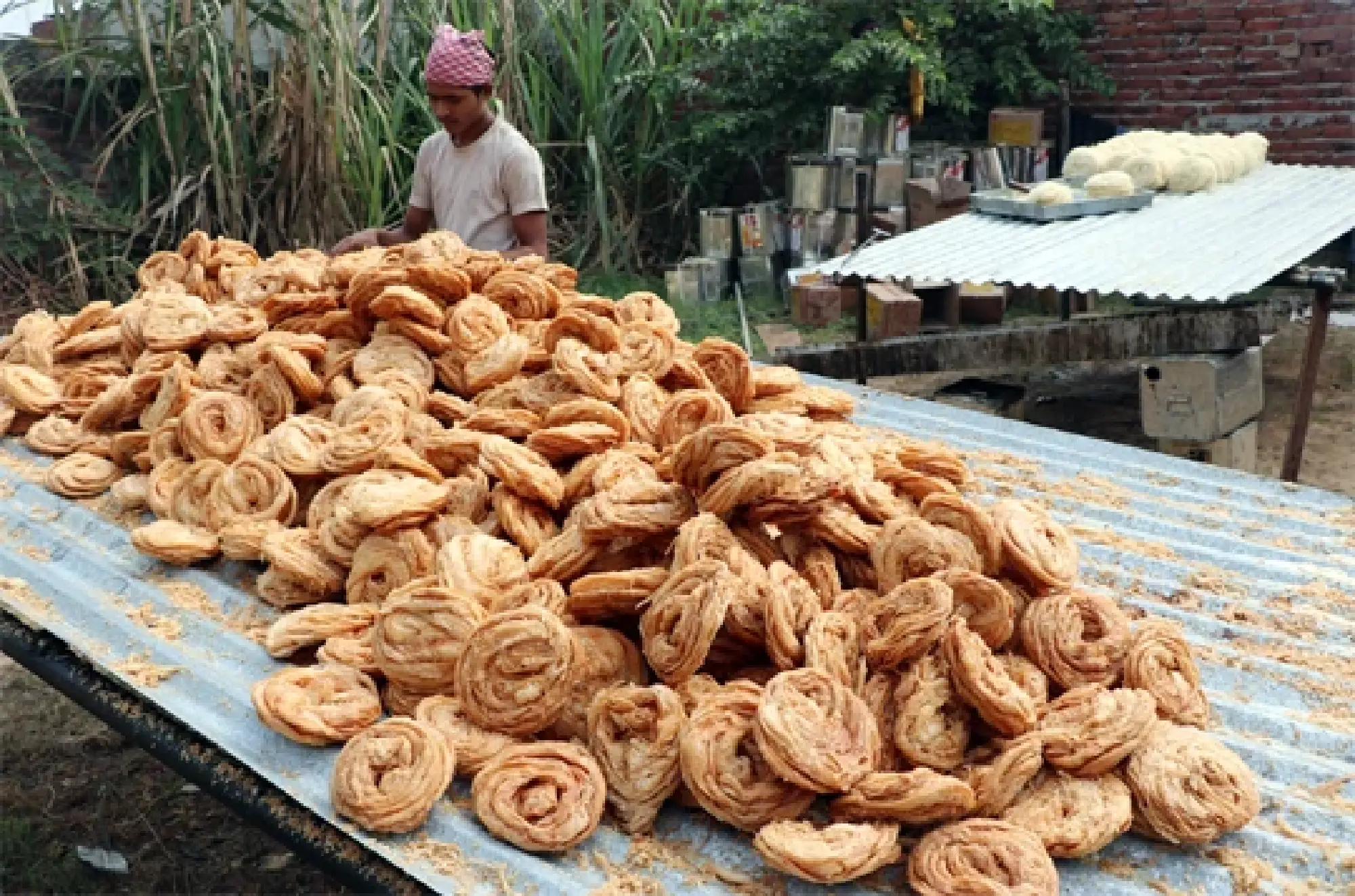 A pictorial glimpse of Hindu women observing Karwa Chauth in New Delhi