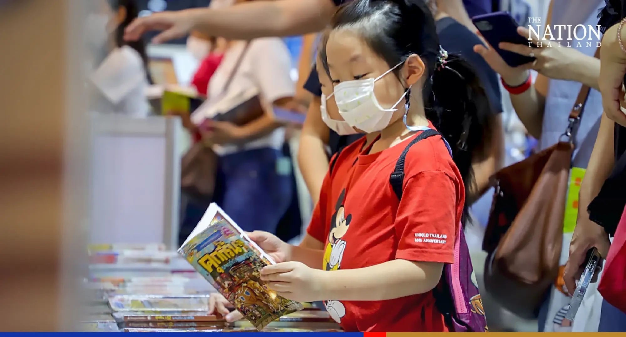 Avid readers queue for hours on first day of book fair