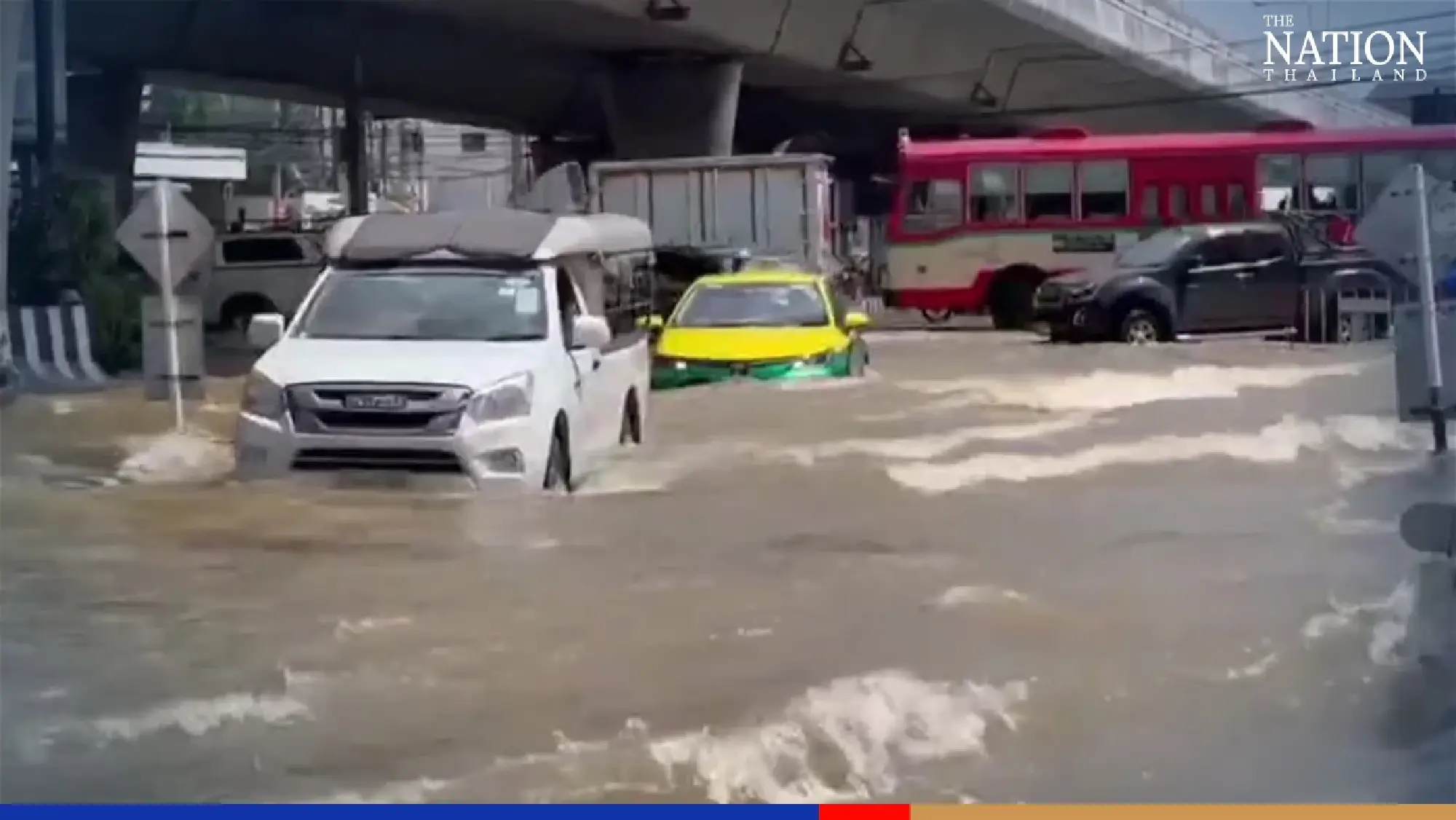 Water runoffs, rising sea tides inundate Bangkok’s satellite provinces