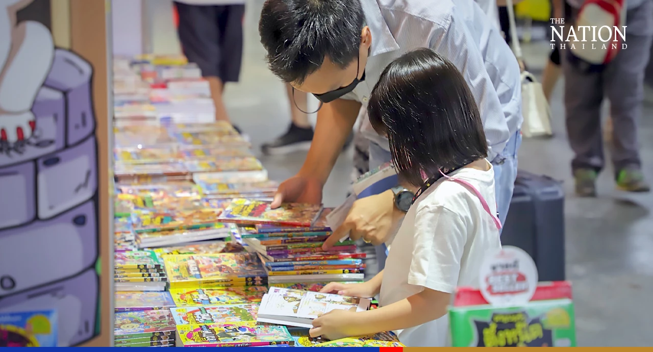 Avid readers queue for hours on first day of book fair
