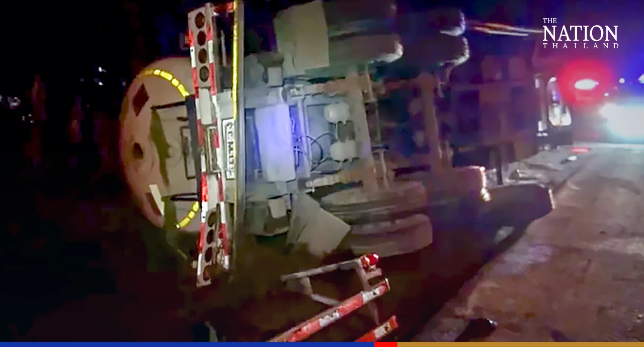 15,000 litre fuel container flips into ditch, sparking explosion fears in Prachinburi