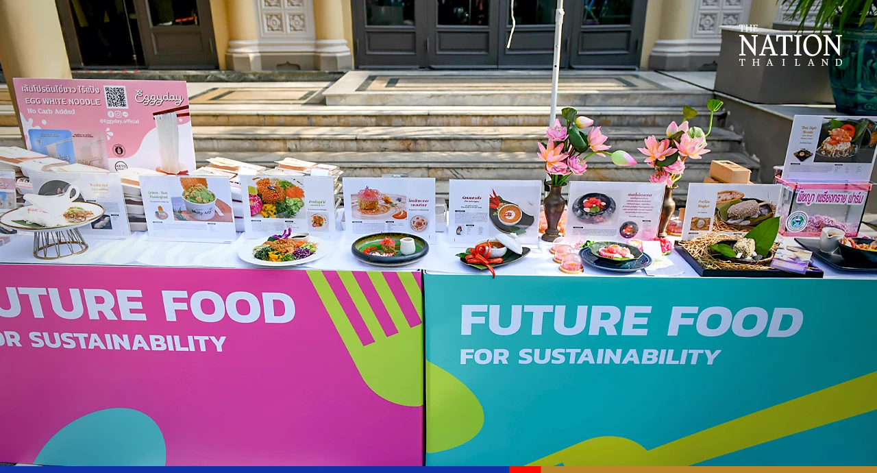 Prayut gets a taste of 'future foods' to be served during Apec Summit