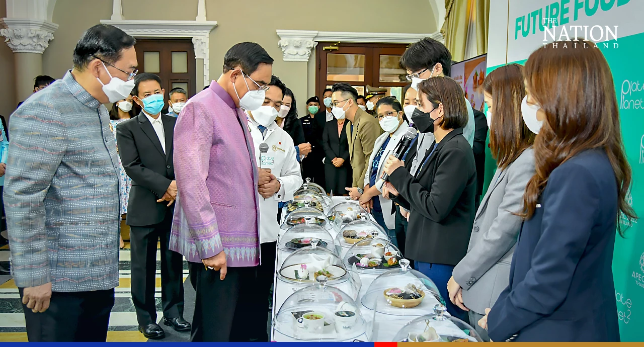 Prayut gets a taste of 'future foods' to be served during Apec Summit