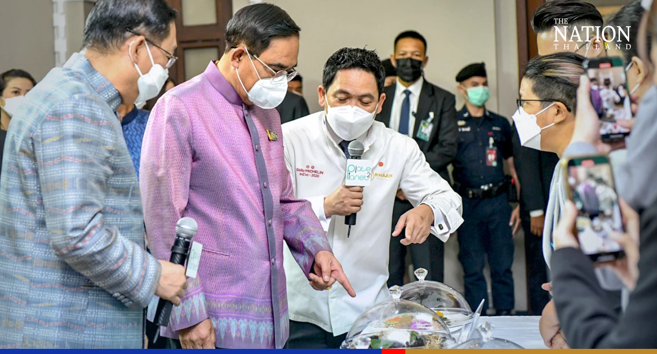 Prayut gets a taste of 'future foods' to be served during Apec Summit