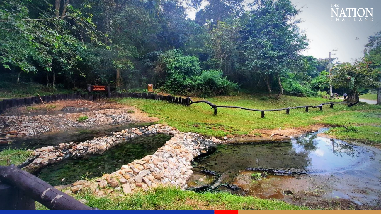 Thai city folk rush up North as mercury drops