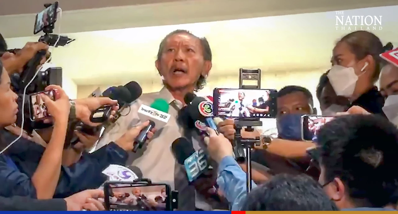 Chuwit ready to fight Santhana in the ring as conflict threatens to get out of hand