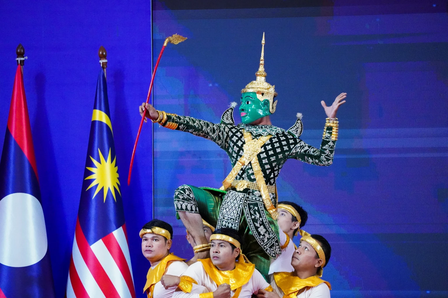 Asean leaders join the opening session of summit in Cambodia