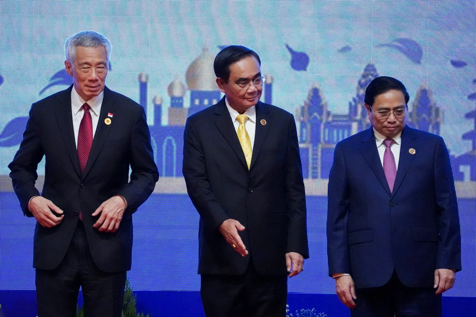 Asean leaders join the opening session of summit in Cambodia