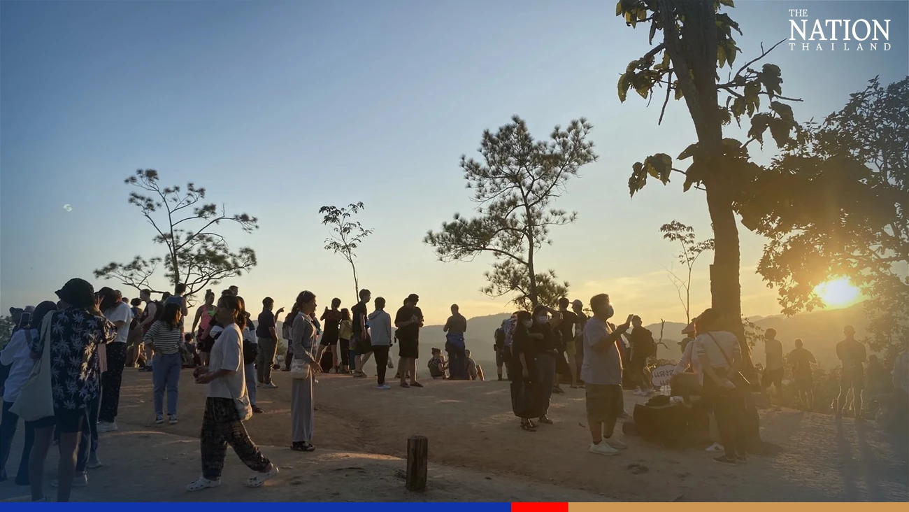 Mae Hong Son hotels fill up as sunflowers bloom in chilly weather