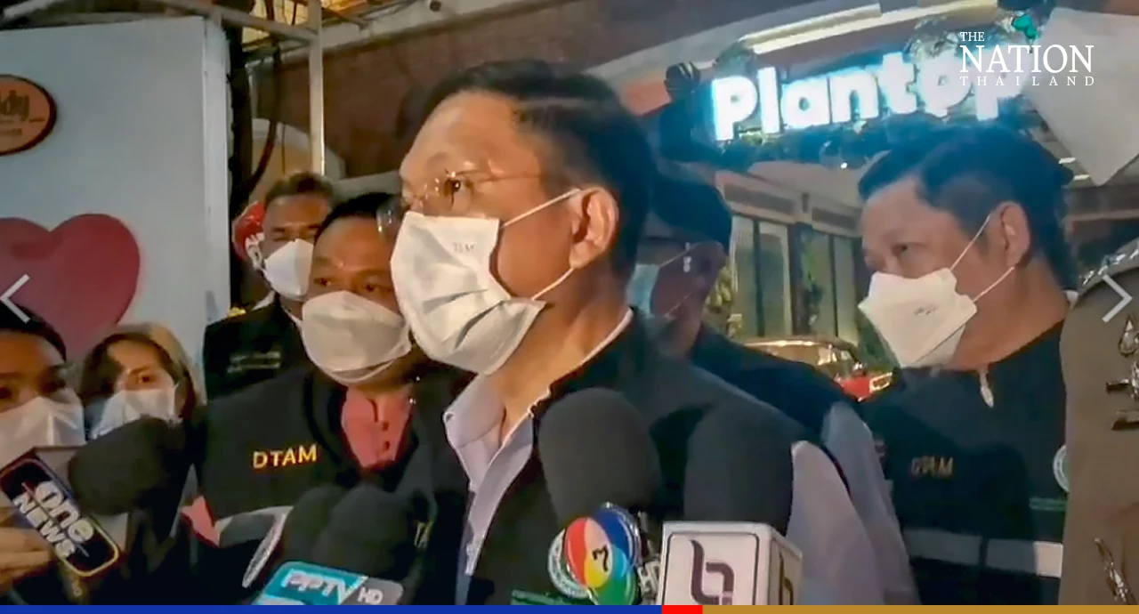Inspectors warn Khao San shops of stricter regulations over recreational marijiuana