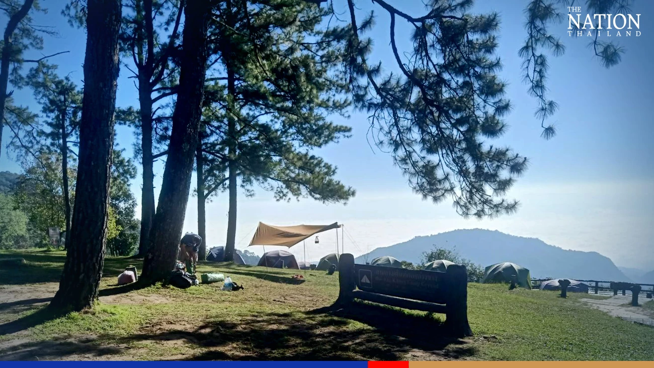 Thai city folk rush up North as mercury drops