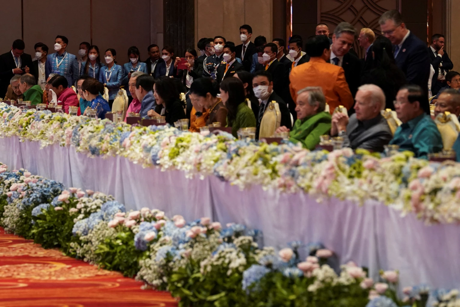 World and Asean leaders attend gala dinner at summit in Cambodia