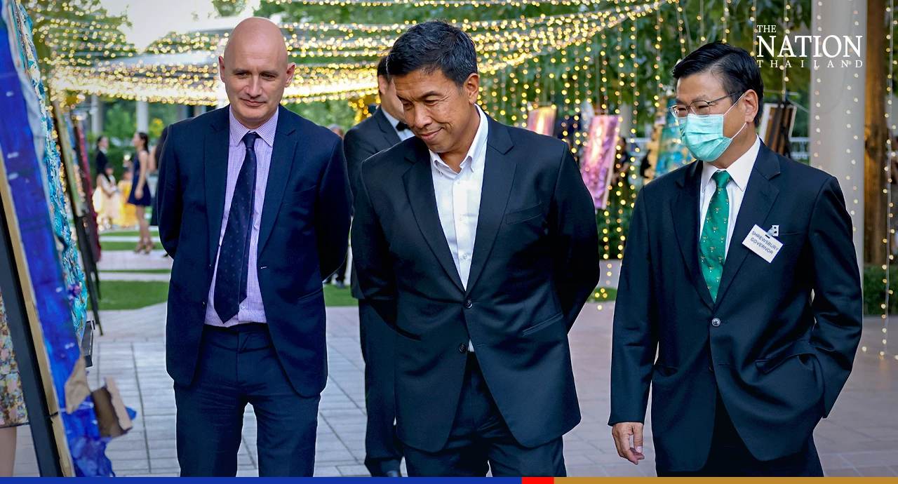 Auction of artworks by Shrewsbury students raises THB300,000 for charities