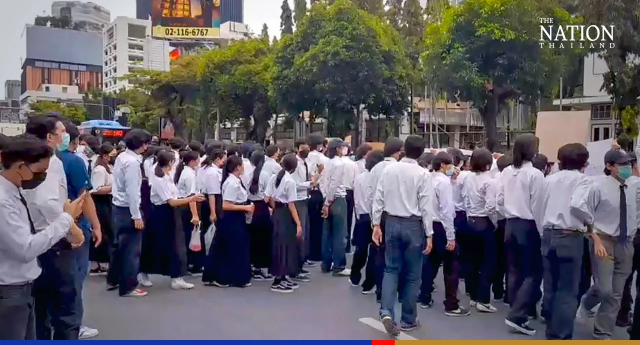 Uthenthawai Campus students protest to demand resumption of on-site classes