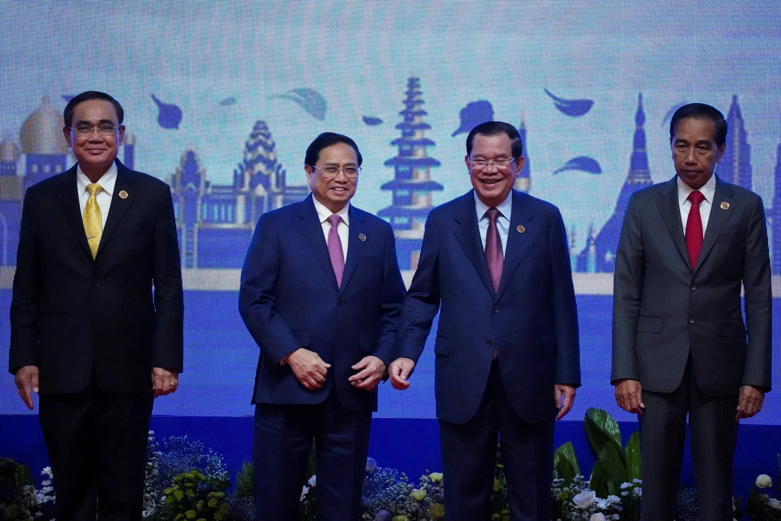 Asean leaders join the opening session of summit in Cambodia