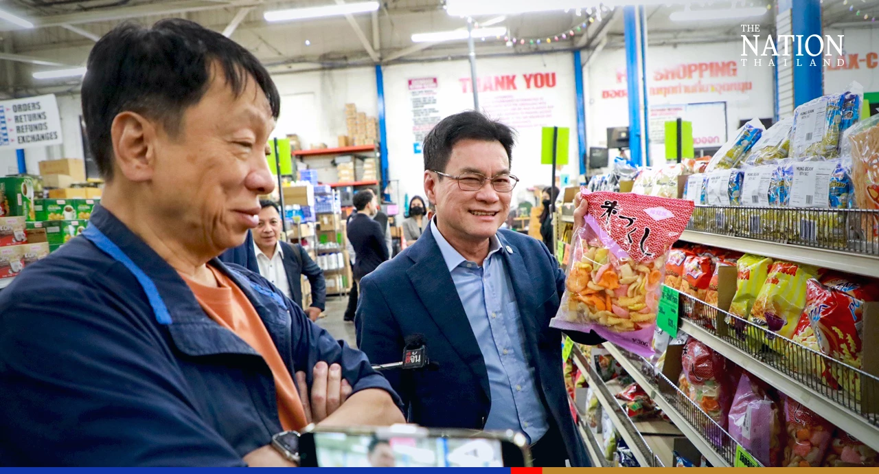 Jurin visits Thai owner of mega importer in LA, promotes Thai films at AFM event