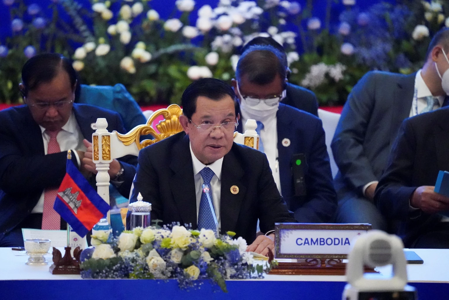 Hun Sen opens Asean Summit with calls for unity