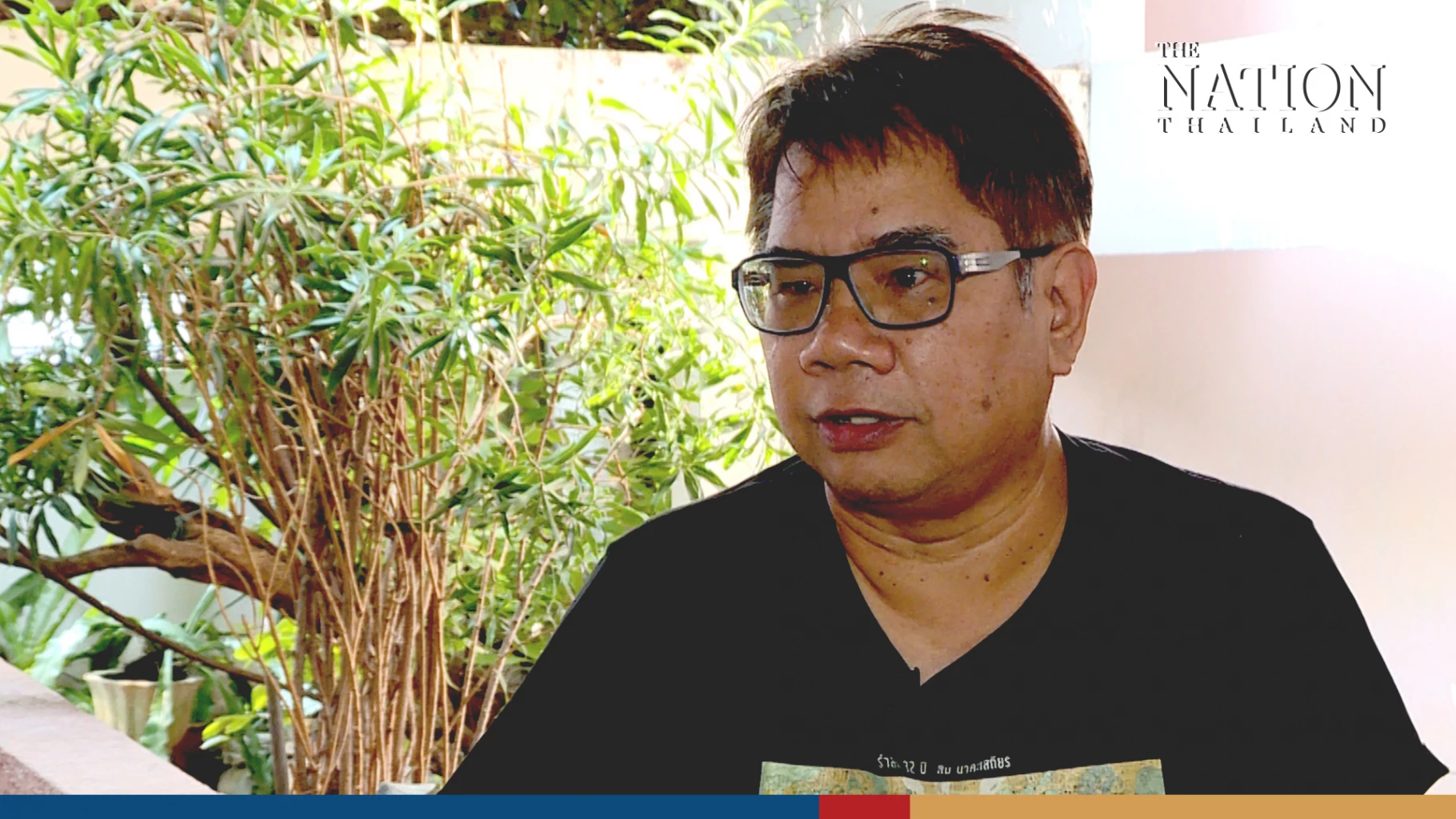 Thon Thamrongnawasawat: Marine biologist