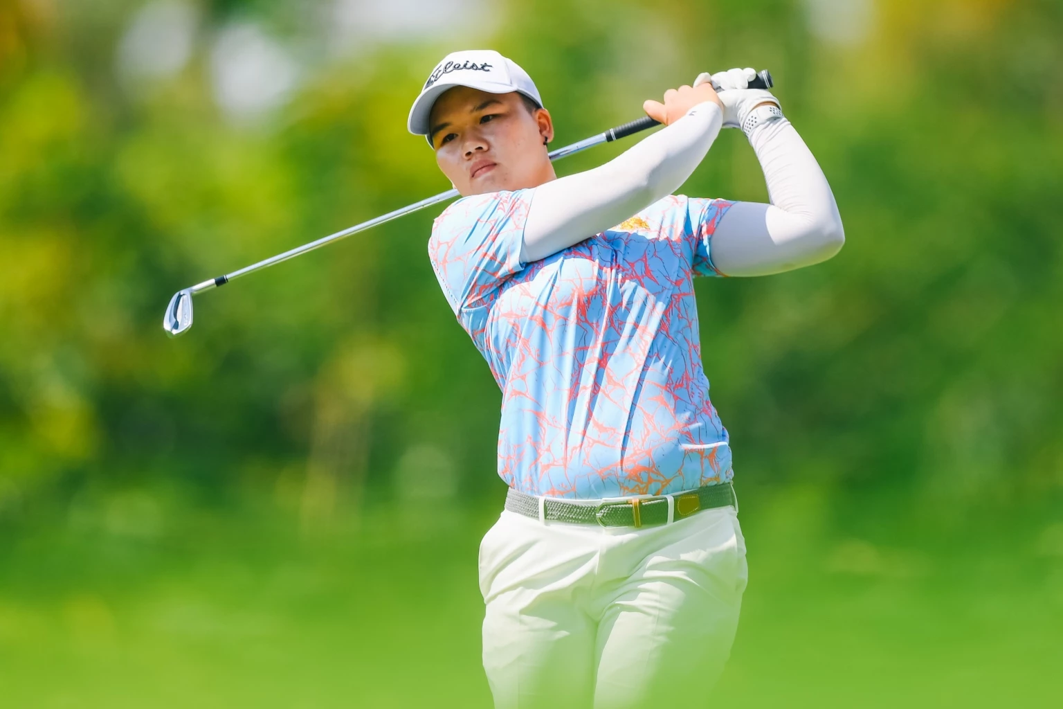 Kusuma Grabs Lead Despite Unfamiliarity at Pattaya Country Club