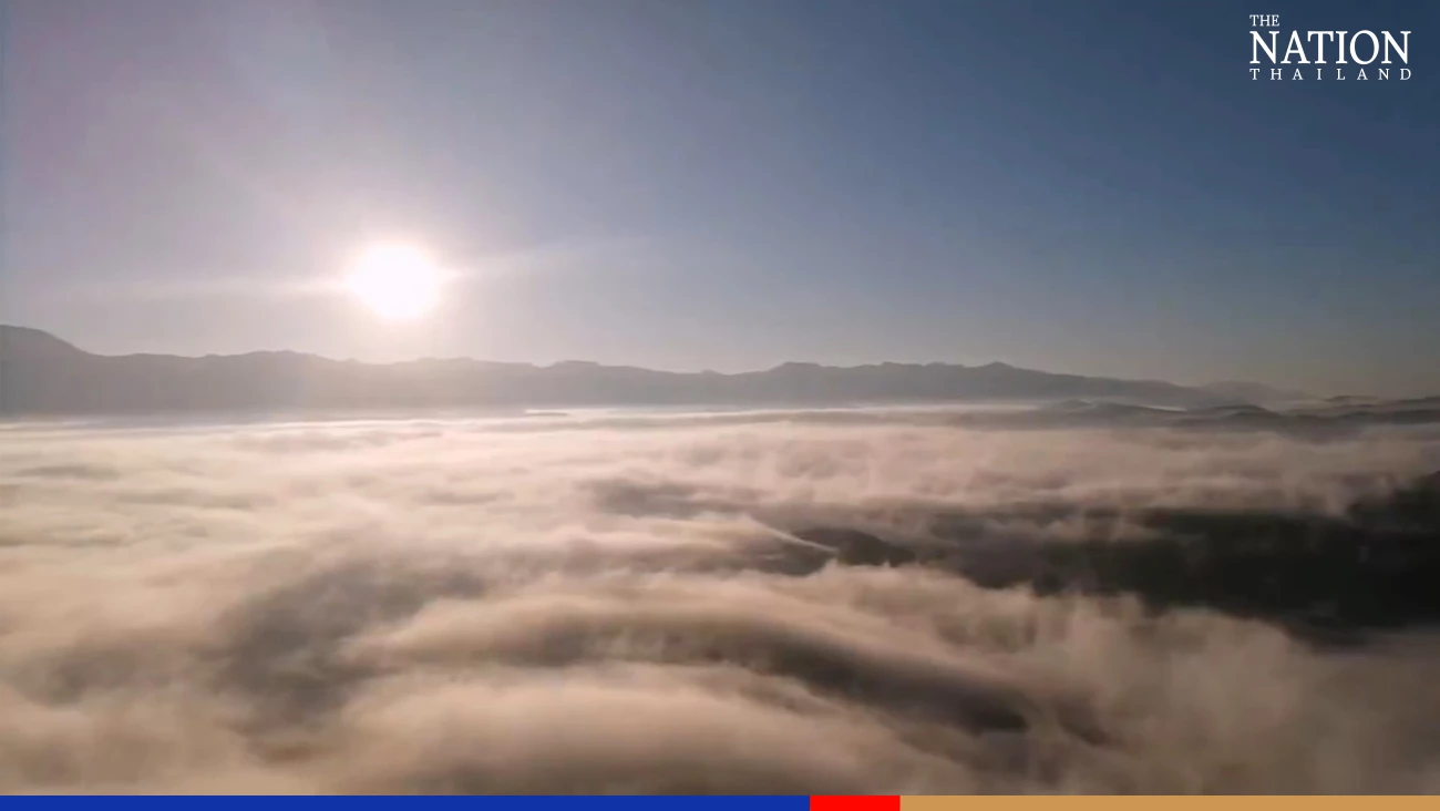 Chiang Mai tourists get high as Mon Mak mountain mists roll in for winter