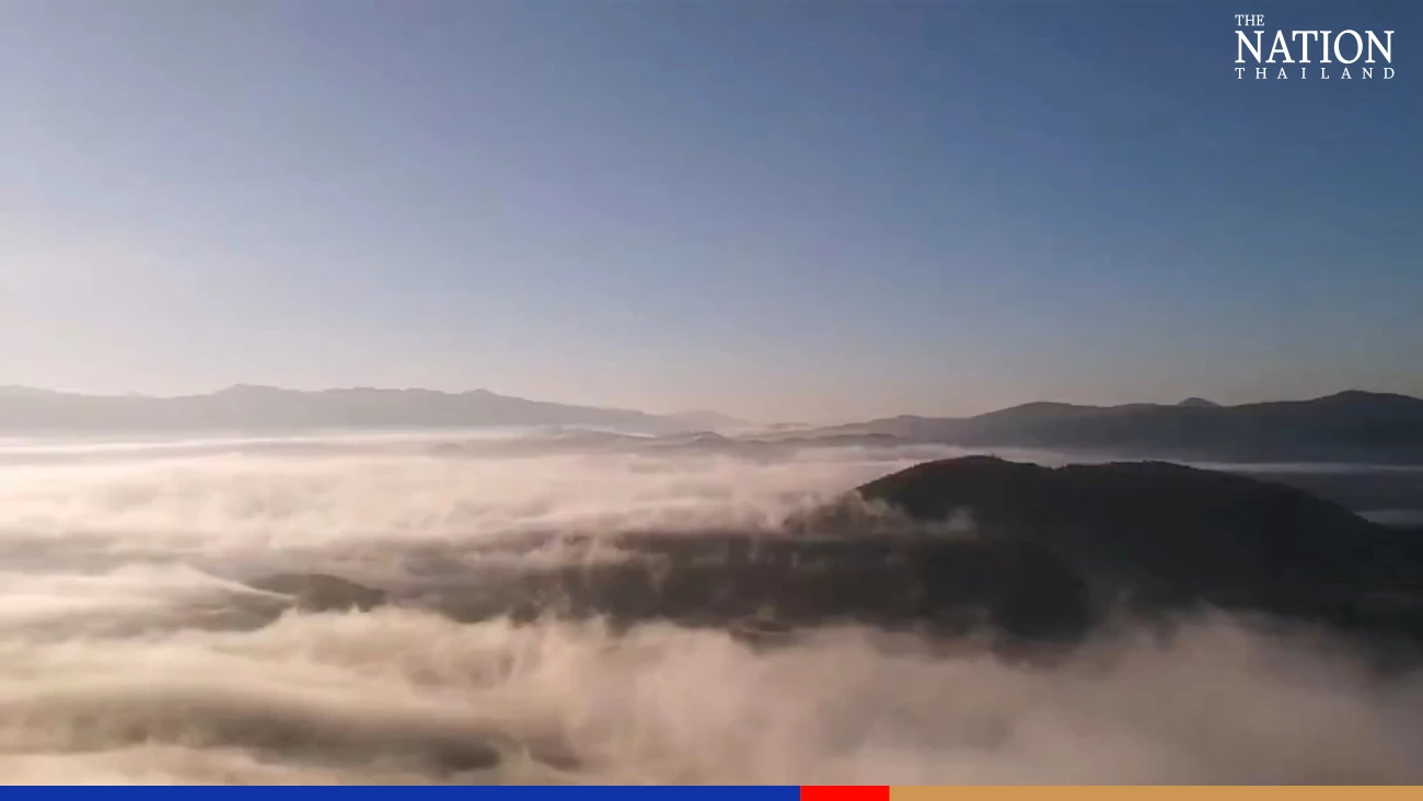 Chiang Mai tourists get high as Mon Mak mountain mists roll in for winter