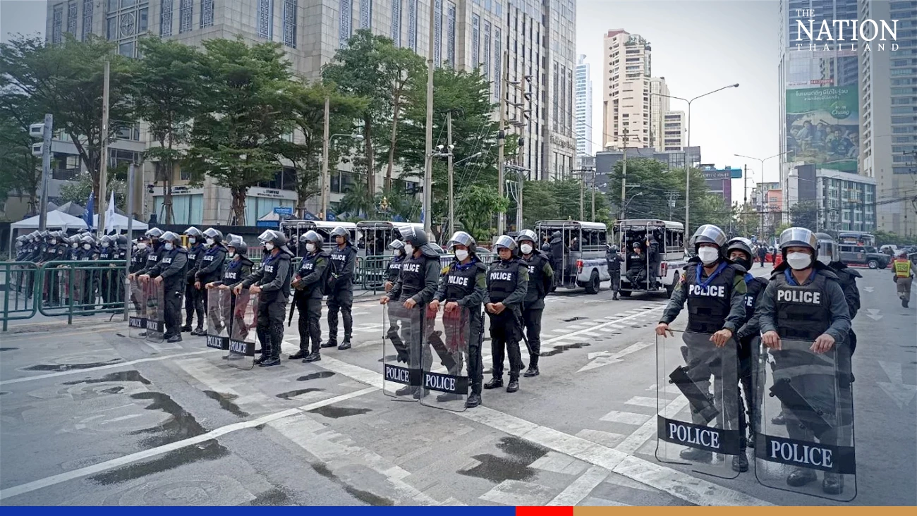 Prawit instructs govt agencies to help police keep law and order during Apec Summit