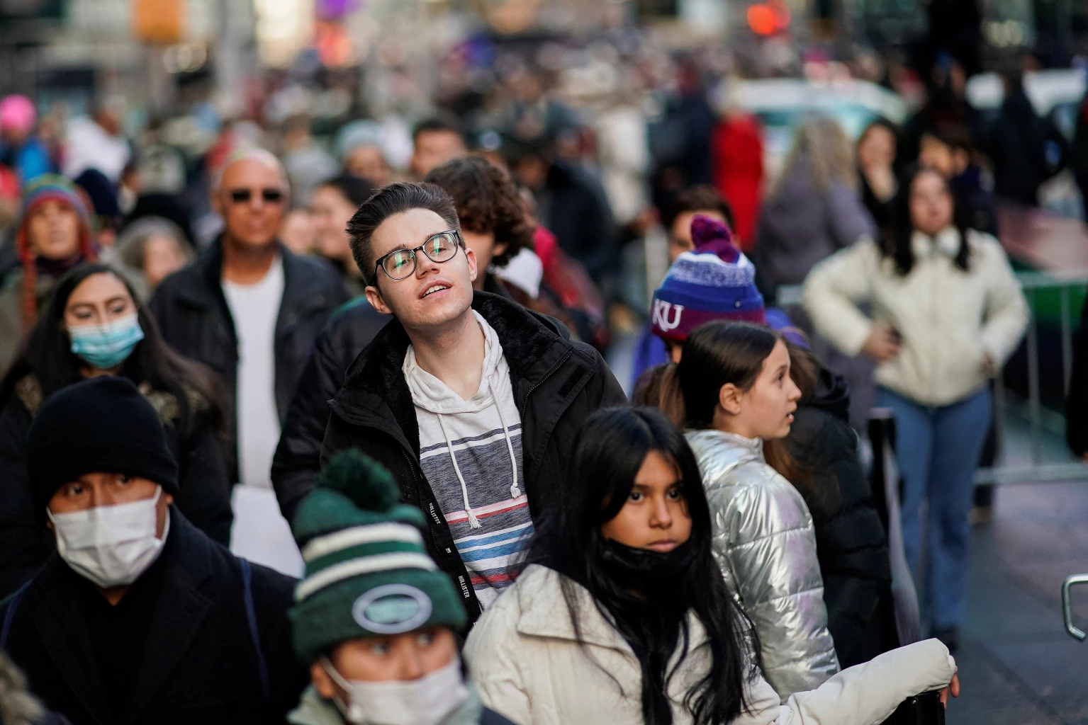 'Ukraine war,' 'pandemic,' 'falling off the beam' - Times Sq bids '22 good riddance