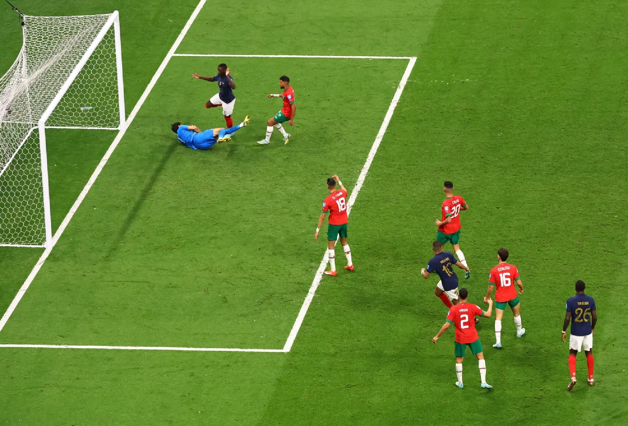 France's Randal Kolo Muani scores their second goal